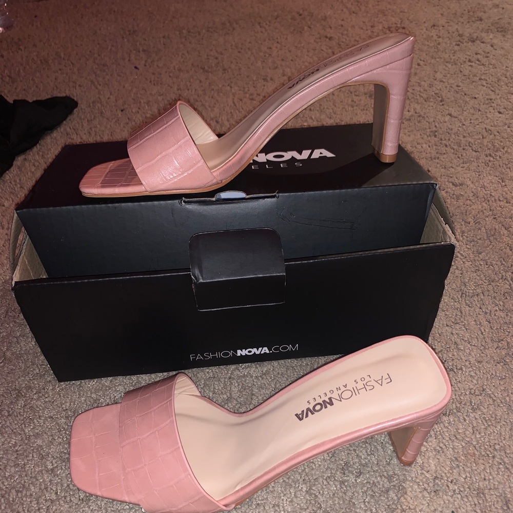 Fashion nova low heels